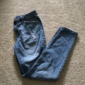 Vera Wang mid rise skinny jeans